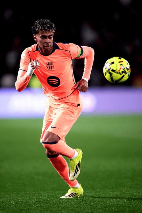 亚马尔本场在埃尔切的禁区触球21次，创造本赛季西甲纪录