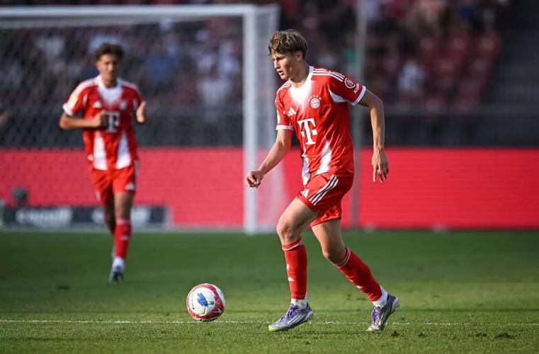 罗马诺：AC米兰租借拜仁18岁右后卫达尔皮亚兹，含买断条款