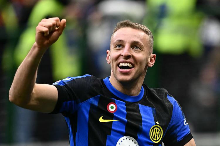 迪马：拉齐奥租借+触发买断3000万报价弗拉泰西，国米仍拒绝