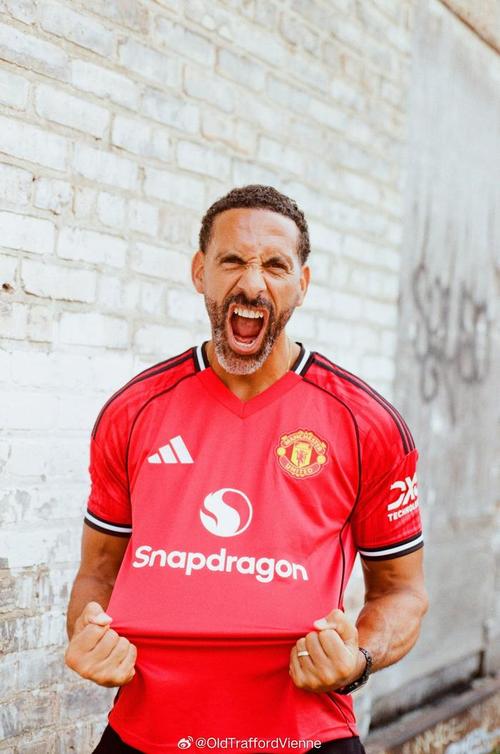 费迪南德：曼联球场能量回来了，教练和球员都该接受赞扬