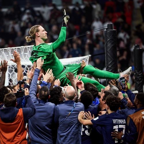 扑点专业户,萨福诺夫本赛季7次面对点球扑出其中5个 扑点专业户,萨福诺夫本赛季7次面对点球扑出其中5个